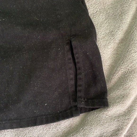 Princess Polly (Lioness) The Lola Mini Black Skirt - Picture 2 of 4